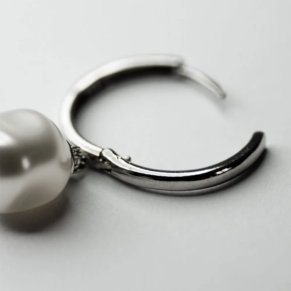 Baroque pearl earring - large