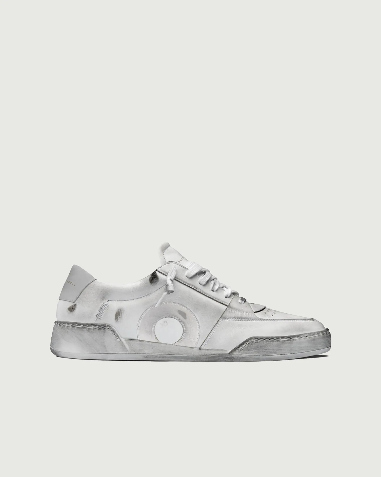 Court | White Wall