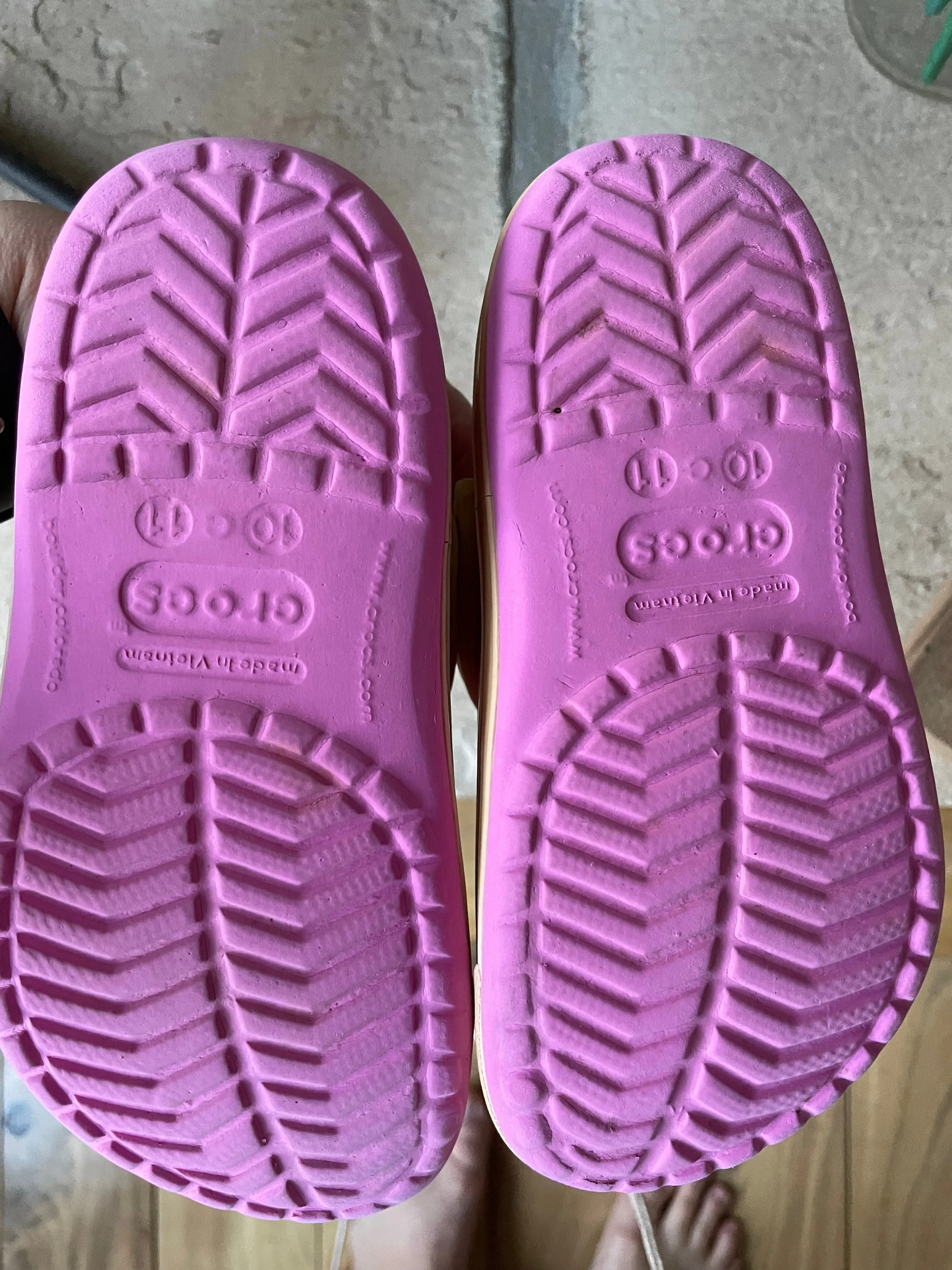 Crocs pink with yellow trim, Shoes 10 (Toddler:2-4yr)