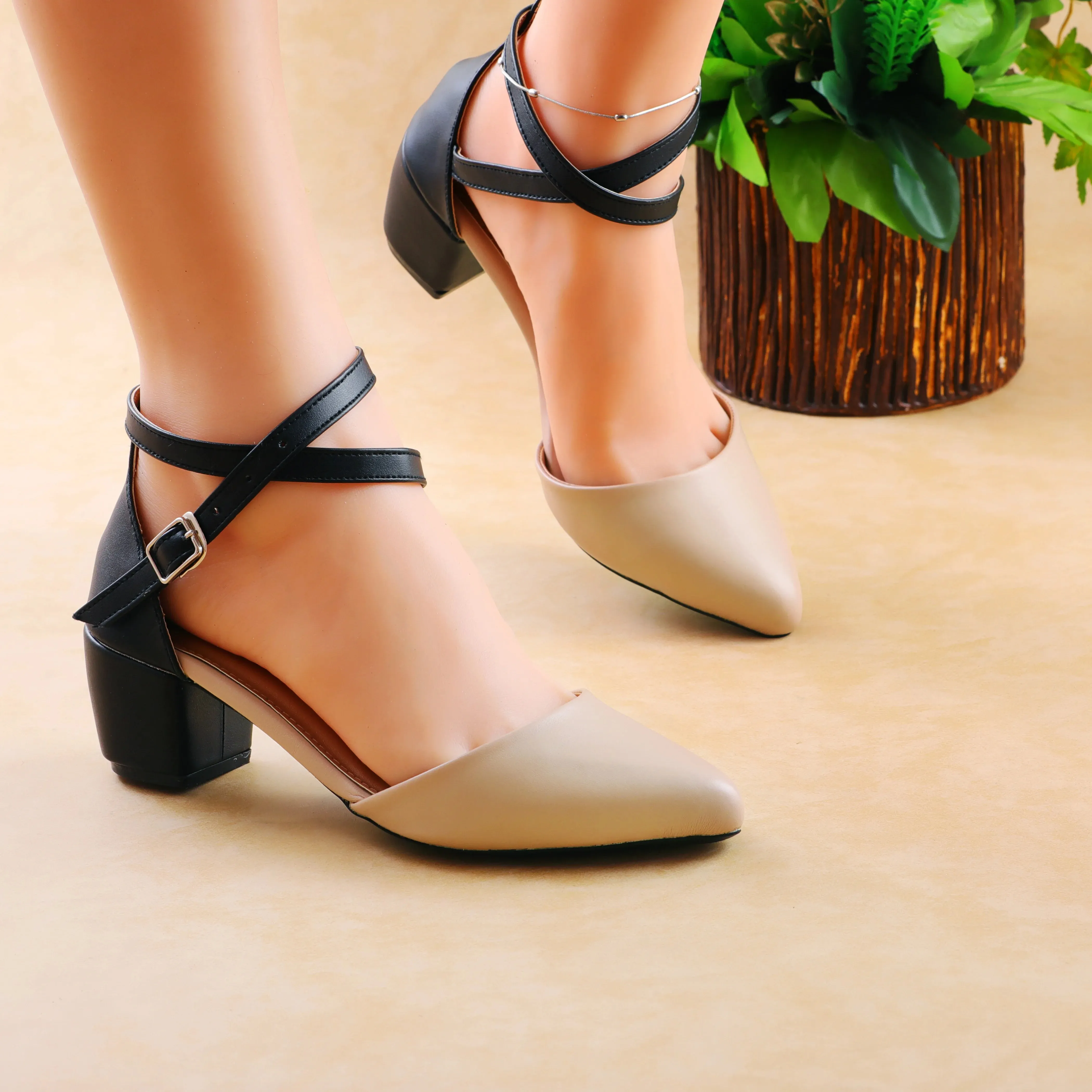 Elblag Heeled Sandals Skin
