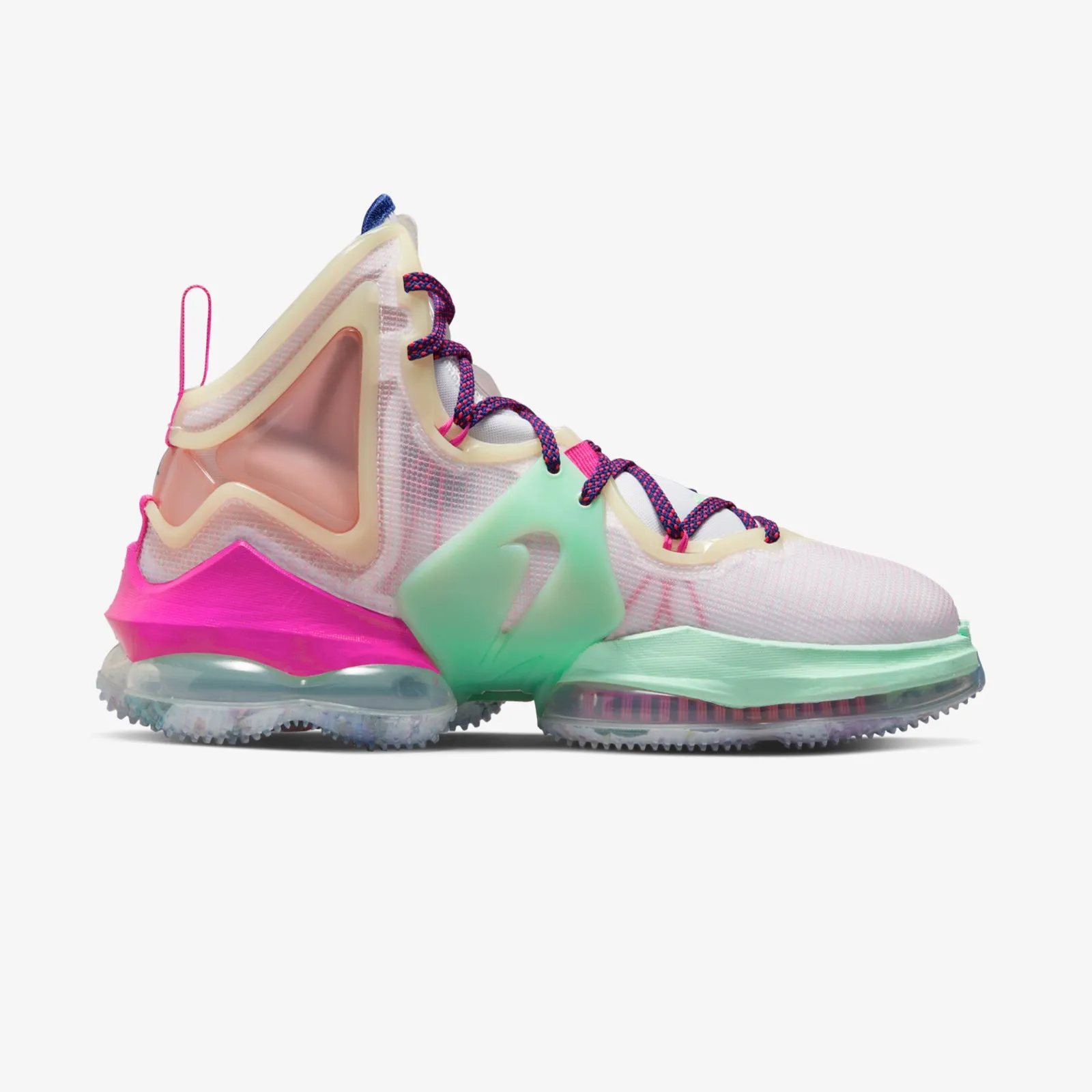 LeBron 19 - 'Love Letter'