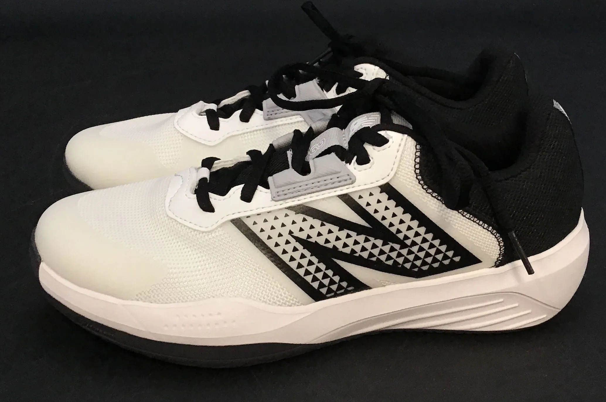 New Balance Women's 696 V6 White Running Athletic Shoes - Size 7.5