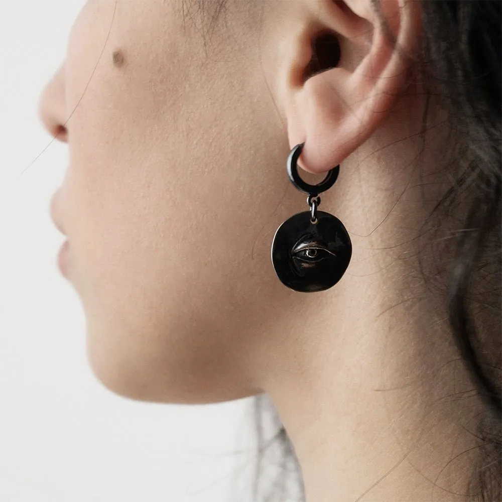 Oculus earring