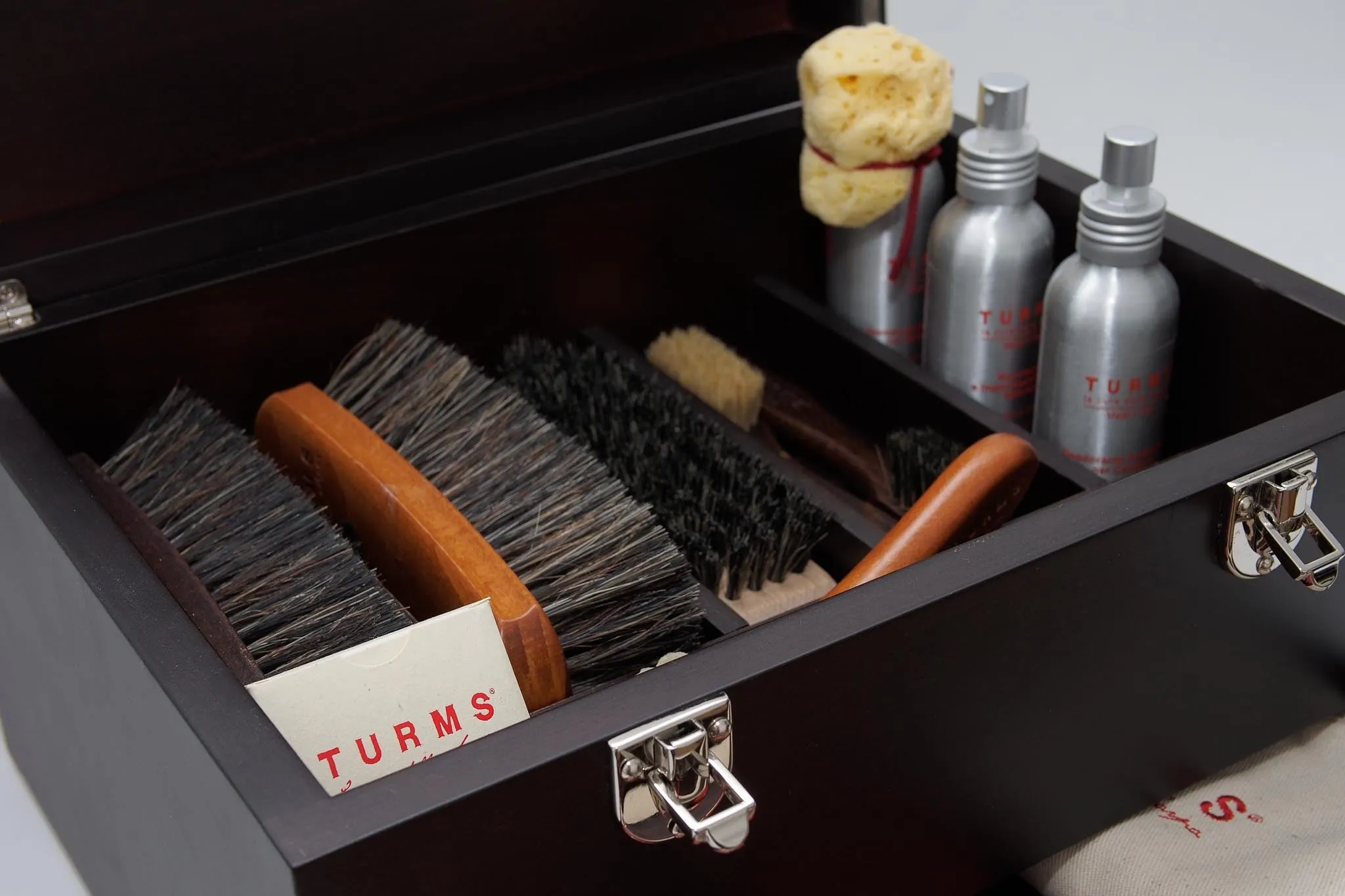 Shoe care box "Luxury Case" made of dark brown walnut wood - handcrafted