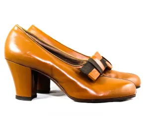 Size 5 Brown 1940s Shoes - Unworn 40s Secretary Style Caramel Tan Leather Pumps - 5 AA Deadstock - Fall Autumn - Swing Era Two Tone Bow