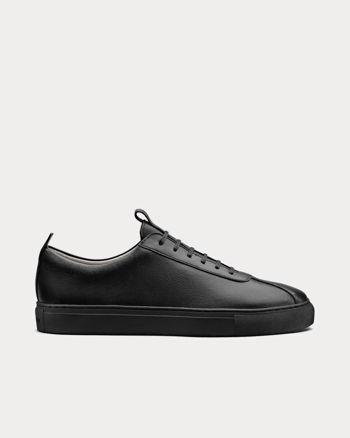 Sneaker 1 Vegan Black Low Top Sneakers