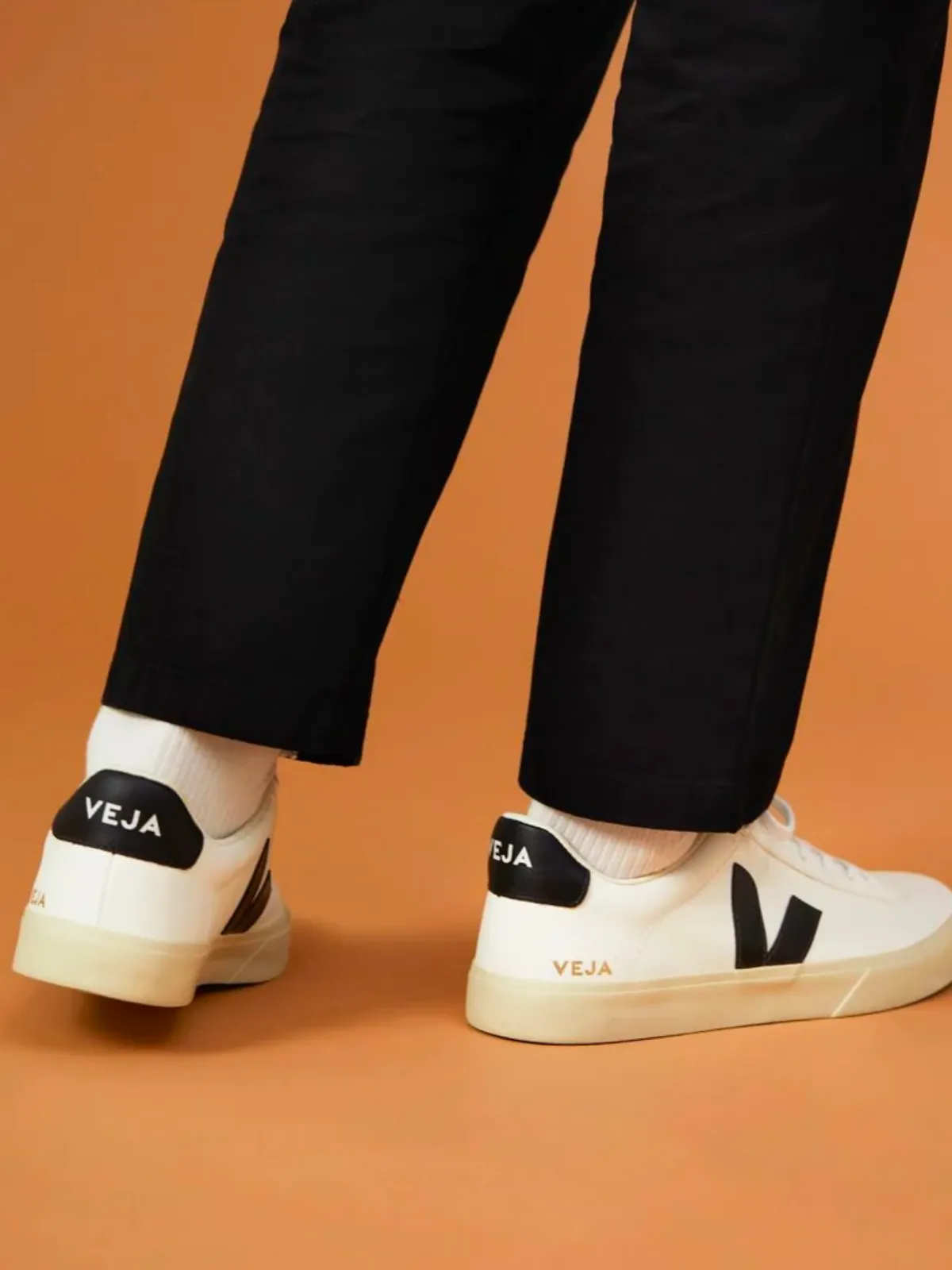 VEJA Campo Leather Sneaker - Extra-White Black