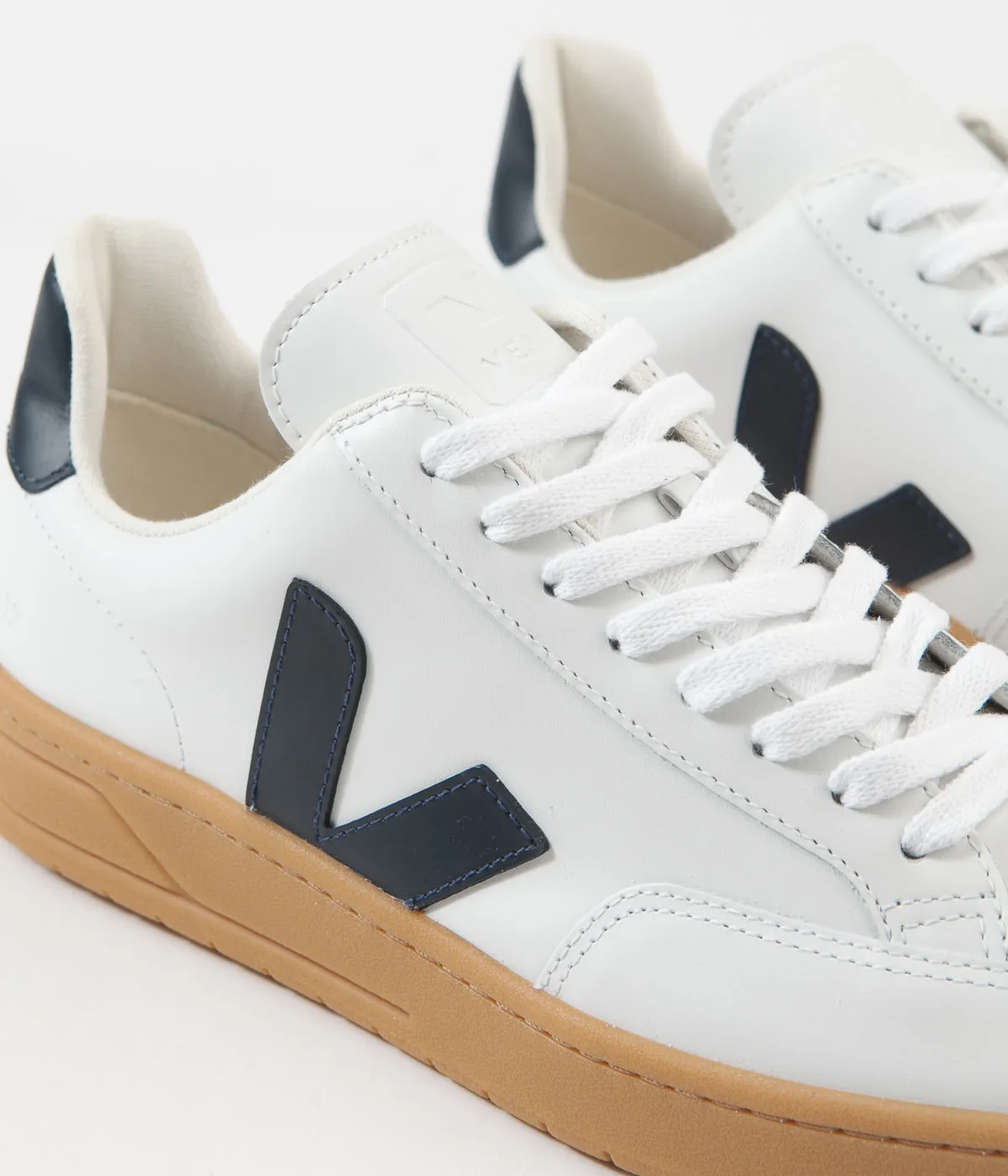 Veja V-12 Leather Shoes - Extra White / Nautico / Gum Sole