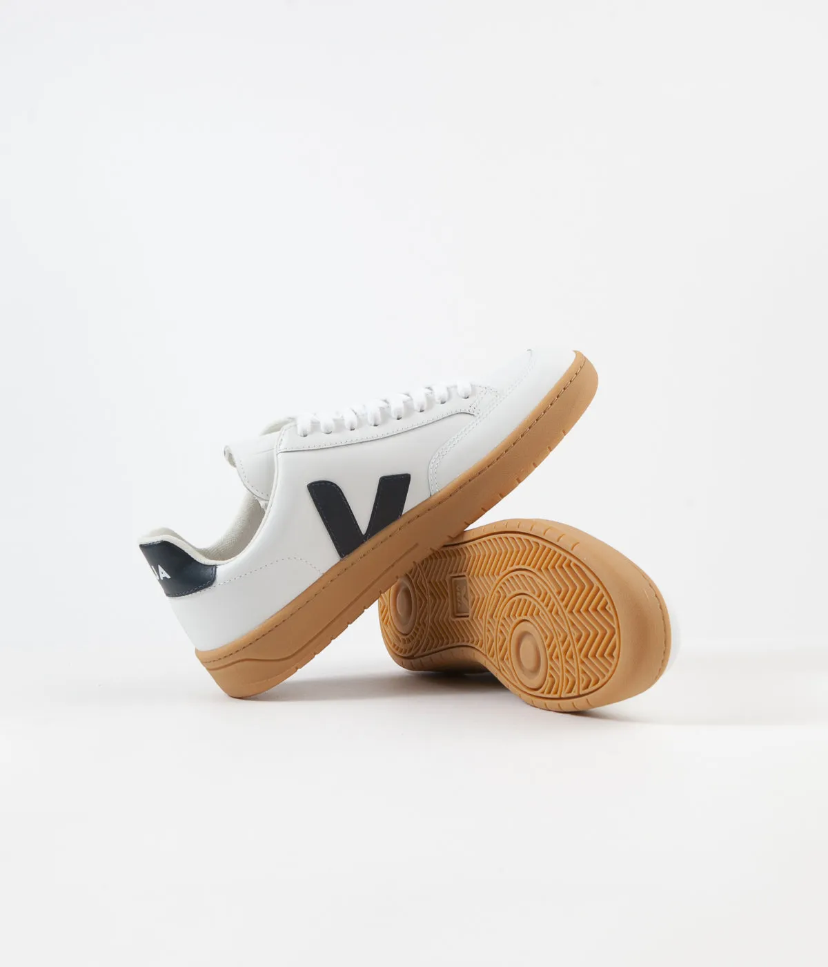 Veja V-12 Leather Shoes - Extra White / Nautico / Gum Sole
