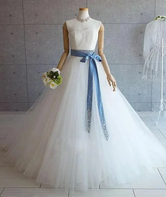 White Sweetheart Ball Gown Sweetheart Tulle Wedding Dress With Blue Belt N2684