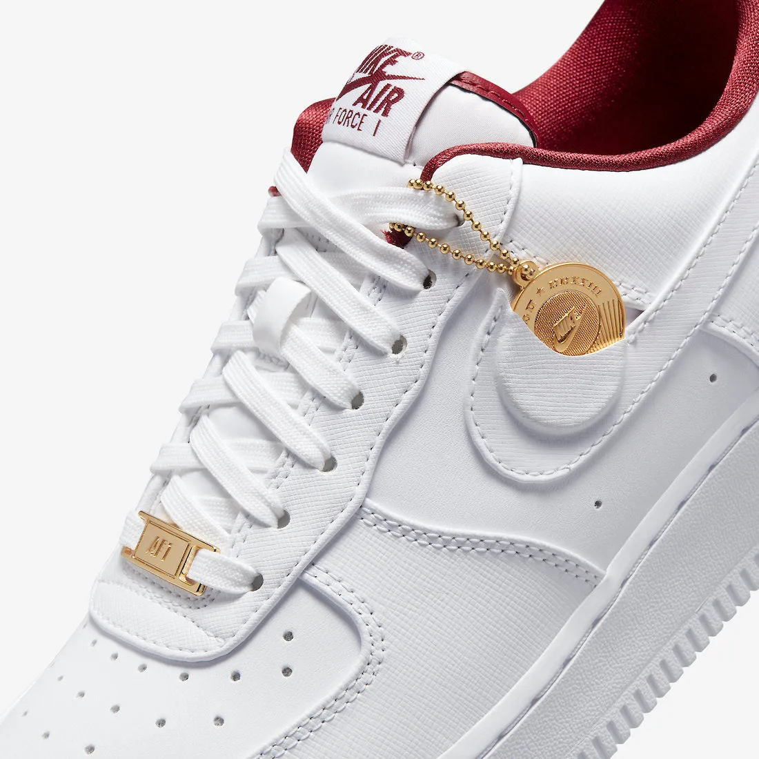 Women's Nike Air Force 1 '07 SE (White/Team Red/Metallic Gold)(DV7584-100)